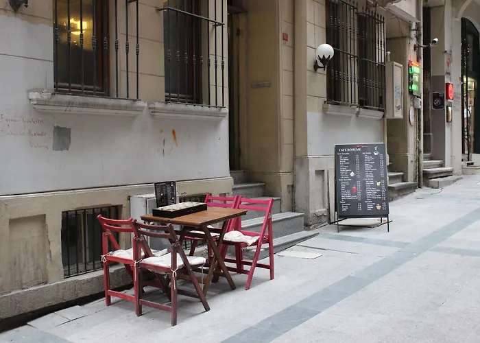 Hostel Chambers Of The Boheme Istanbul
